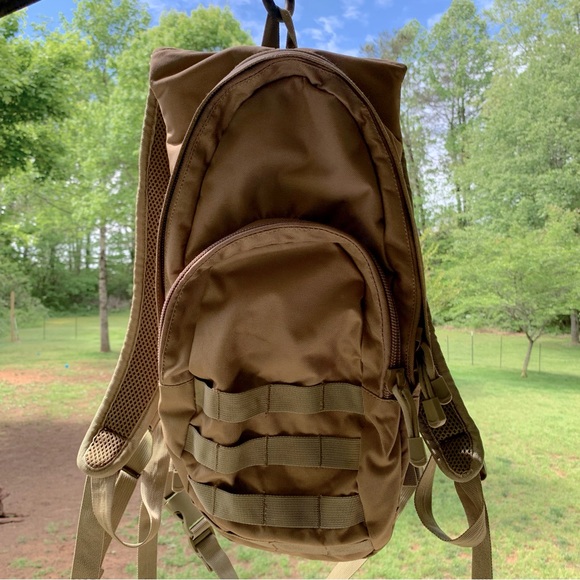 EUC Fox Tactical Compact Modular Hydration Backpack - Molle - Color Coyote - Picture 6 of 10